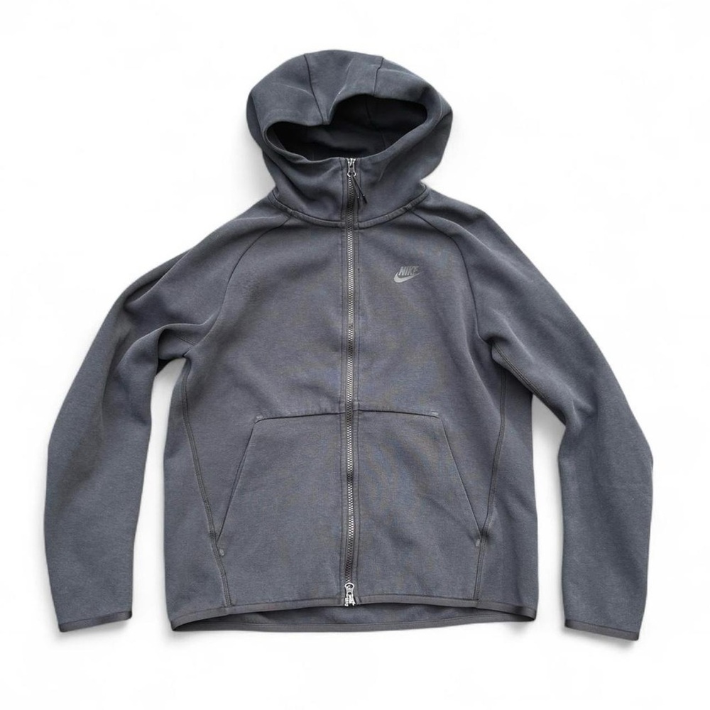 Nike Tech Fleece Hoodie in Black